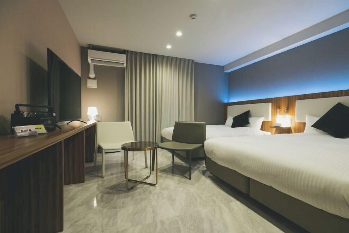 Desk, free WiFi, bed sheets