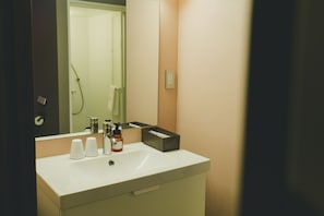 Desk, blackout curtains, free WiFi, bed sheets