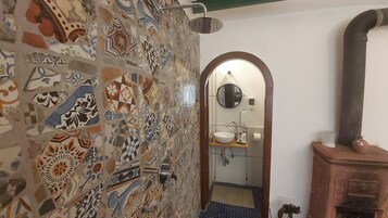 Room, 1 Bedroom, Patio, City View | Bathroom shower