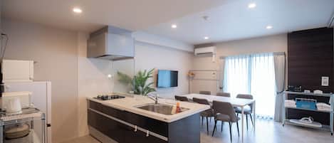 Appartamento Superior, non fumatori | Area soggiorno | TV LCD 100 cm con canali digitali, TV, Netflix