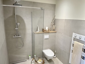 Shower - Beautiful waterfront villa (Porto-Vecchio)