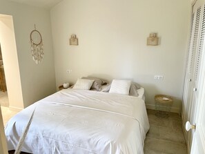 3 slaapkamers, een strijkplank/strijkijzer, wifi