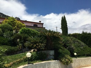 Property grounds - In Villa Apartment 4p exceptional view, private pool and private parking  (Vence)
