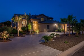 Exterior - WHISPERING PALMS- SLEEPS 20 - Vacation PARADISE-4300SF Free Pool Heat; putt putt (Glendale)