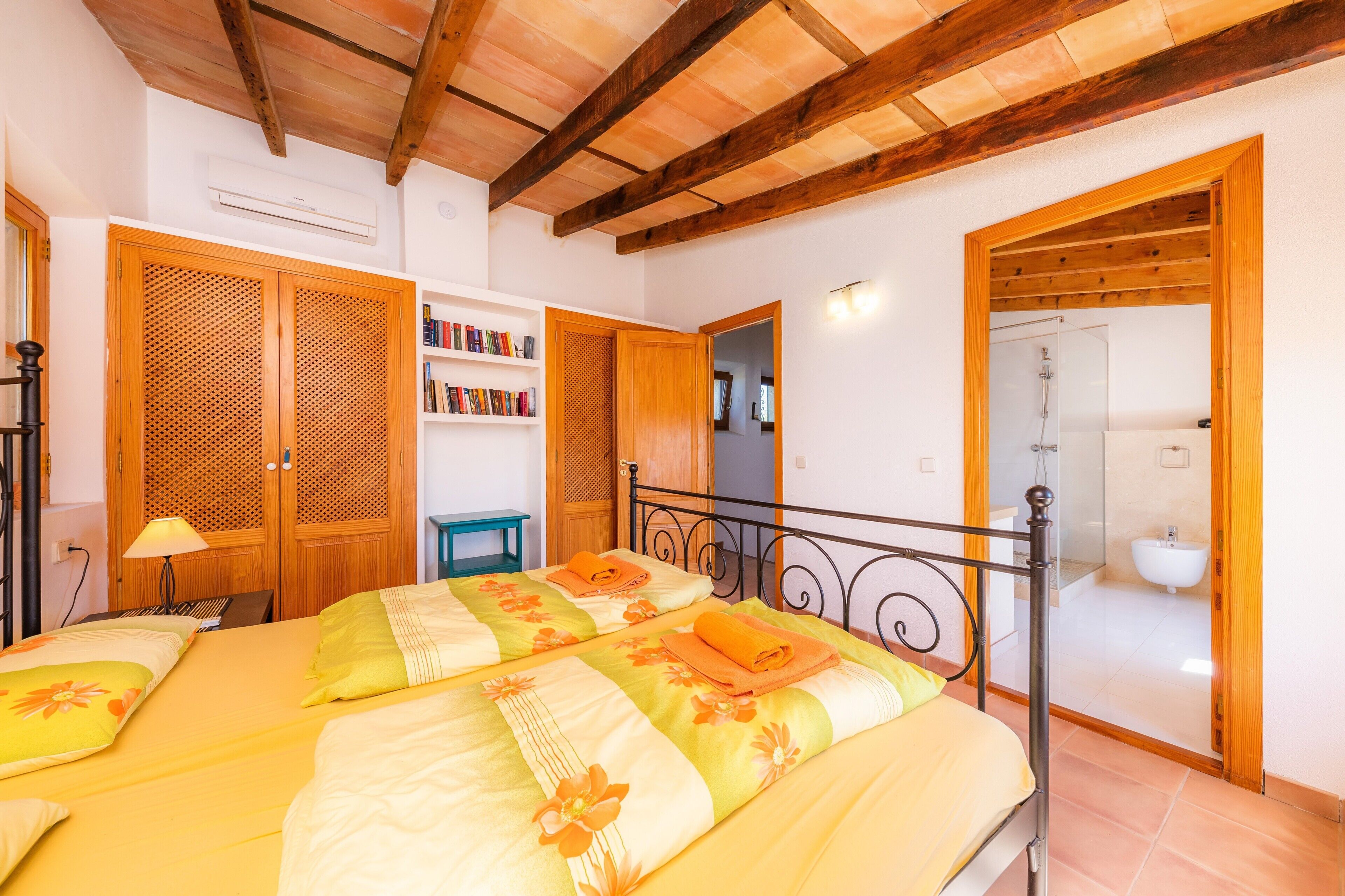 3 habitaciones, wifi gratis y ropa de cama 