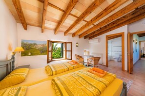 3 bedrooms, free WiFi, bed sheets