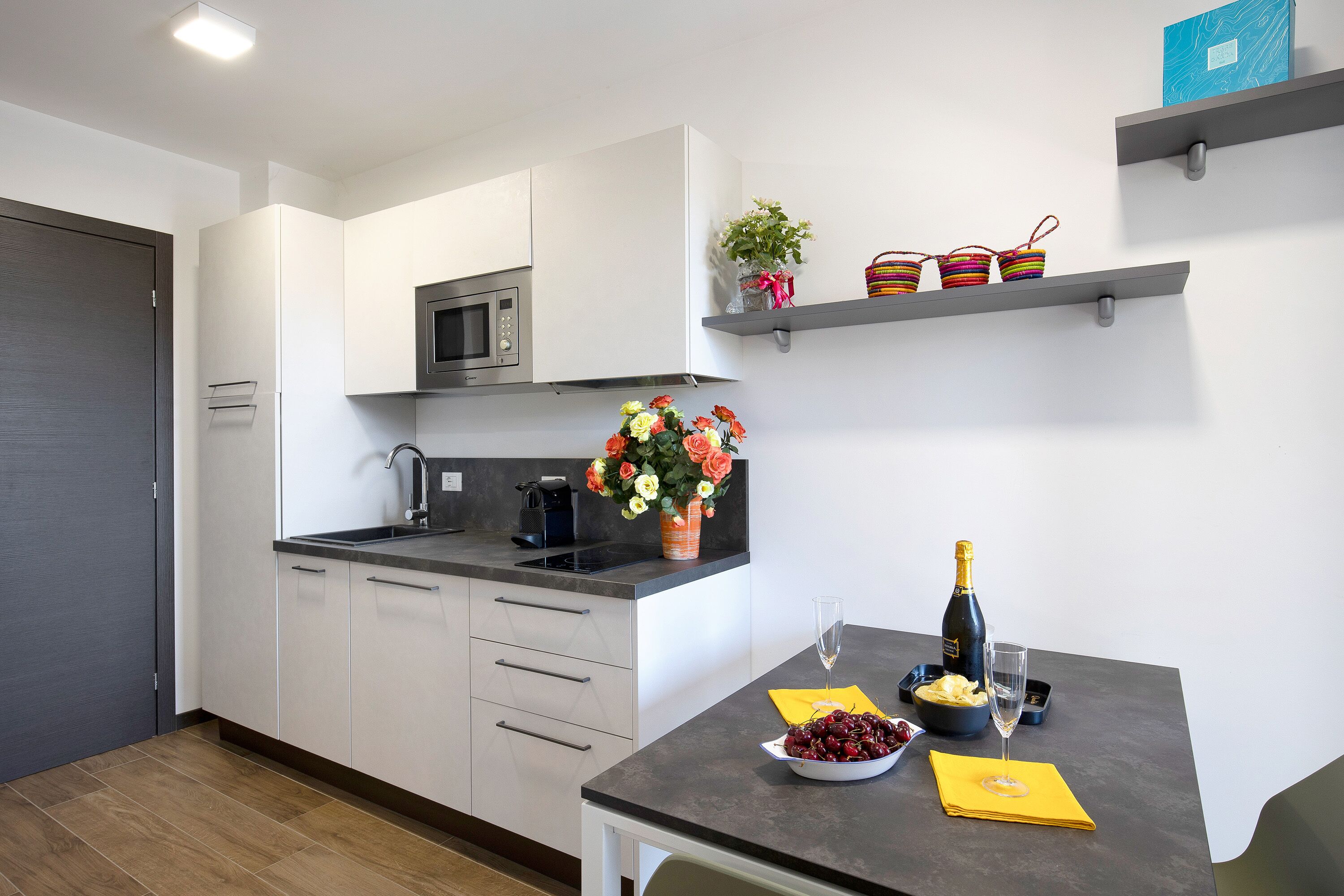 Villa Donne del Lago Apartment Marta with Lake View, Pool, Wi-Fi & Garden