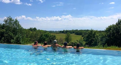 Un paradis caché pour mieux se retrouver. Grande villa, piscine à débordement