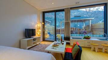 Room (Terrace 2) | 1 bedroom, free WiFi, bed sheets