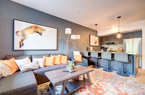 The Fox Den in Downtown Bozeman with Mountain Views, Large Private Deck