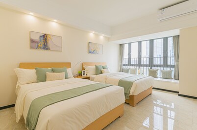 Bainianhui International Apartment