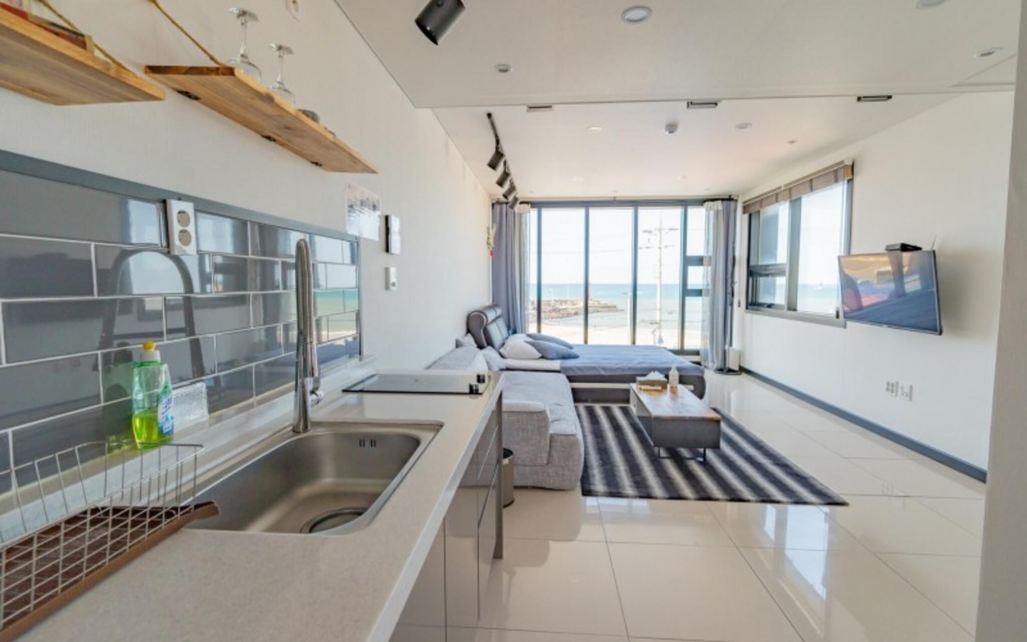 Zimmer (Building B Room 301 (Ocean view no sp) | 1 Schlafzimmer, kostenloses WLAN, Bettwäsche