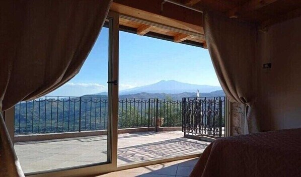 3 室のベッドルーム、旅行用ベビーベッド、WiFi (無料)