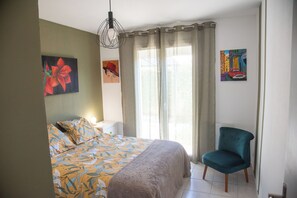 2 bedrooms, iron/ironing board, free WiFi