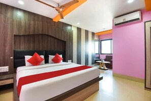 Egyptian cotton sheets, premium bedding, down duvets, memory-foam beds - Goroomgo Maggnamm International Puri (Puri)