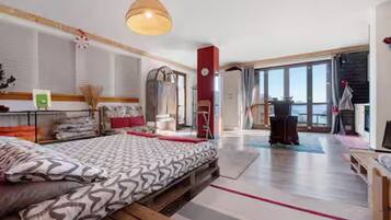 1 chambre, fer et planche à repasser, lit parapluie, Wi-Fi gratuit