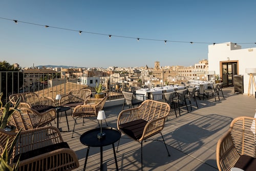 Nivia Born Boutique Hotel