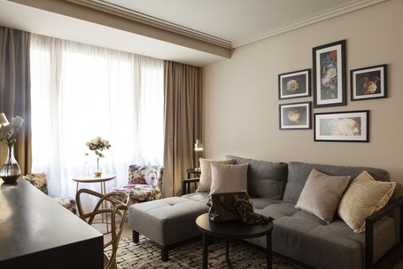 Nivia Born Boutique Hotel - view 2