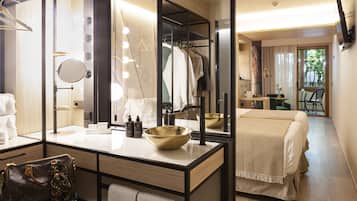 Ropa de cama de alta calidad y minibar