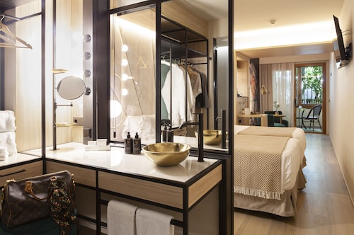 Nivia Born Boutique Hotel