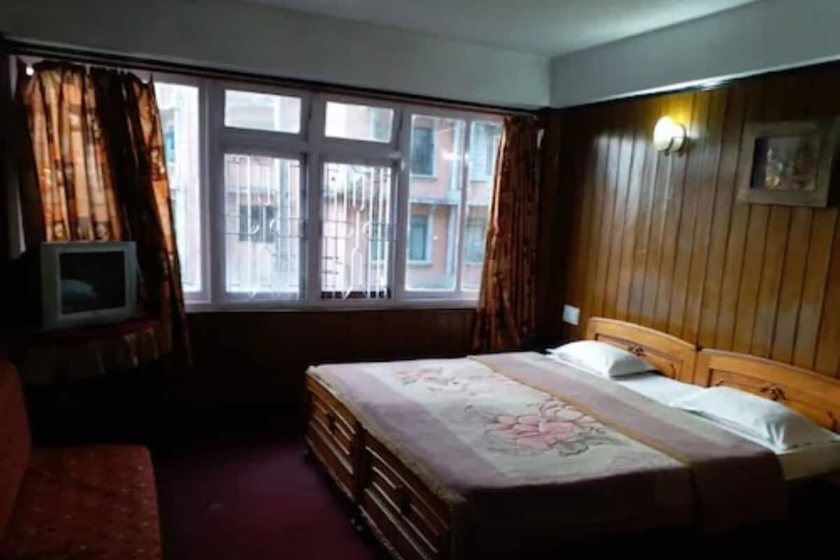 Deluxe Double Room | Egyptian cotton sheets, premium bedding, down comforters