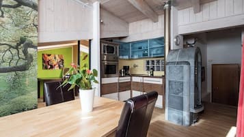 雪櫃、微波爐、焗爐、爐具