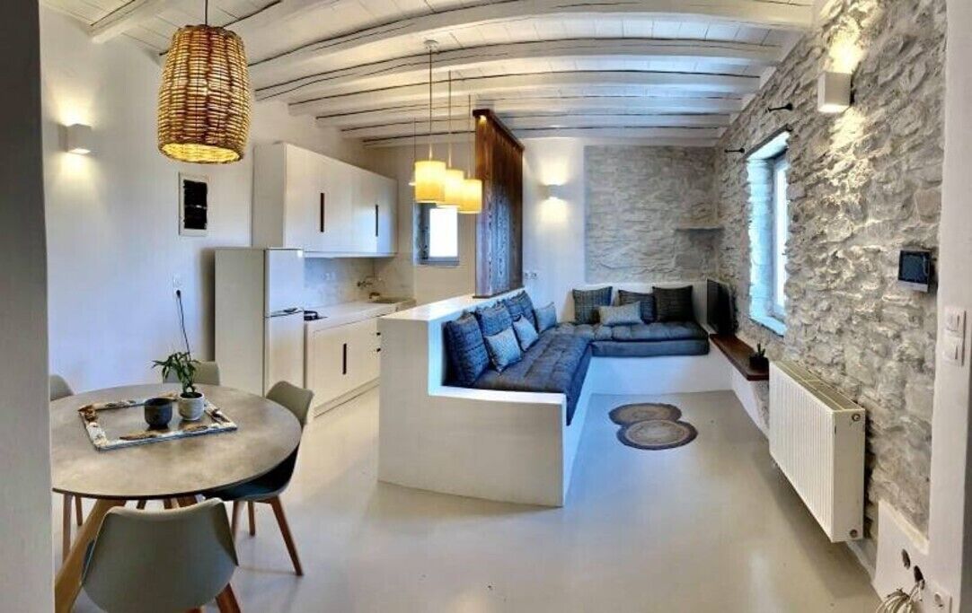 Anemos Estate- Minimalistic Cycladic Residence