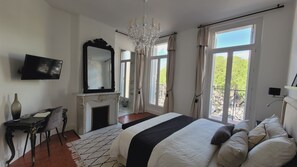 3 habitaciones, tabla de planchar con plancha, cuna de viaje y wifi 