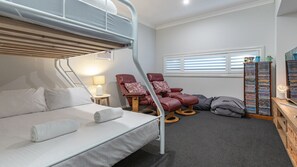 5 chambres, fer et planche à repasser, accès à Internet, literie fournie