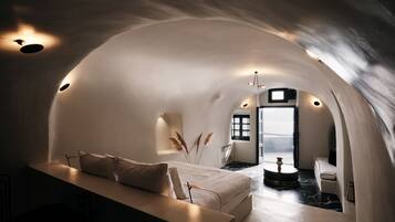 1 bedroom, premium bedding, minibar, in-room safe