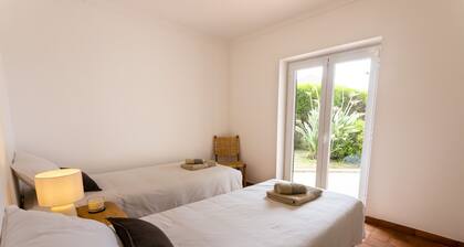 Villa Octopus's Garden by ACasaDasCasas