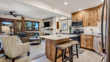 冰箱、微波炉、烤箱、炉灶