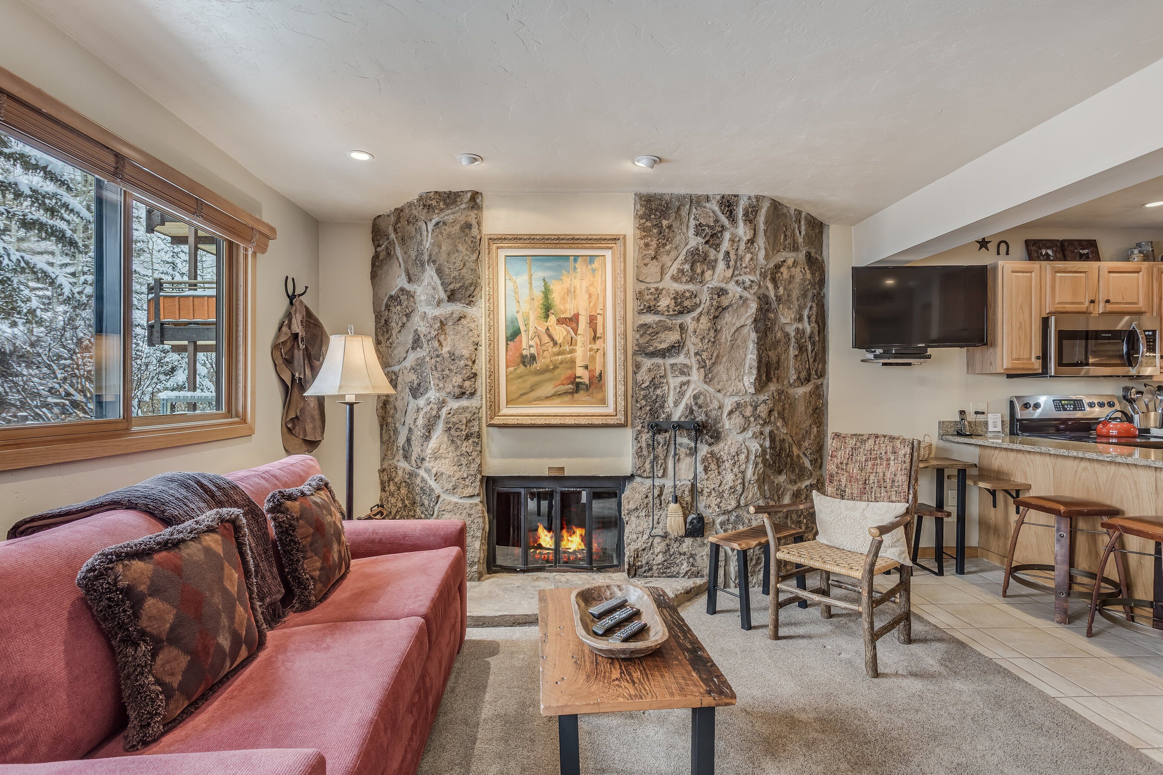 Smart TV, fireplace, DVD player