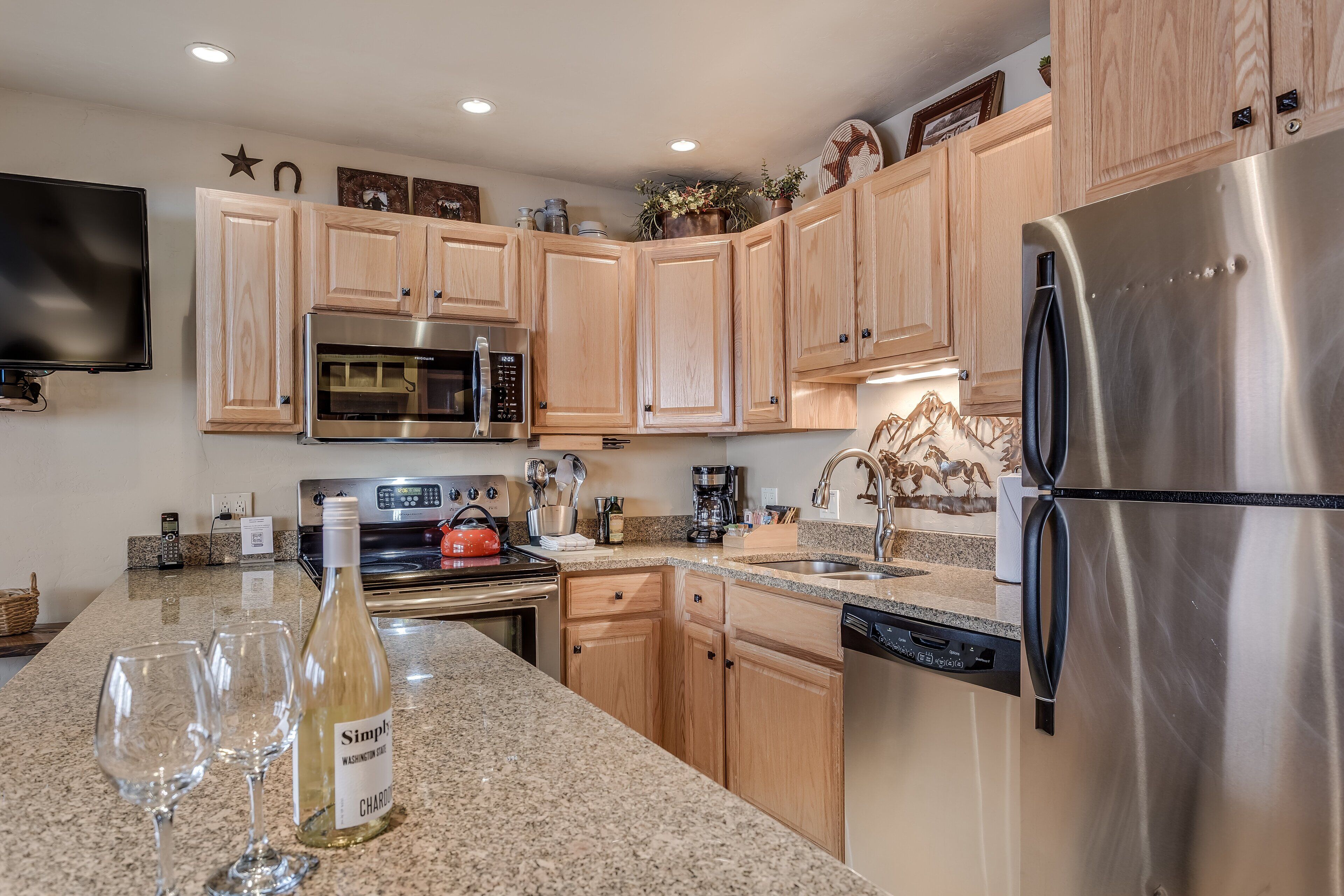 Refrigerador, microondas, horno, placa de cocina