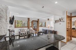 Interior - 🏔️Ski Access~Hot Tub~Studio Deluxe 306🏔️ (Snowmass Village)