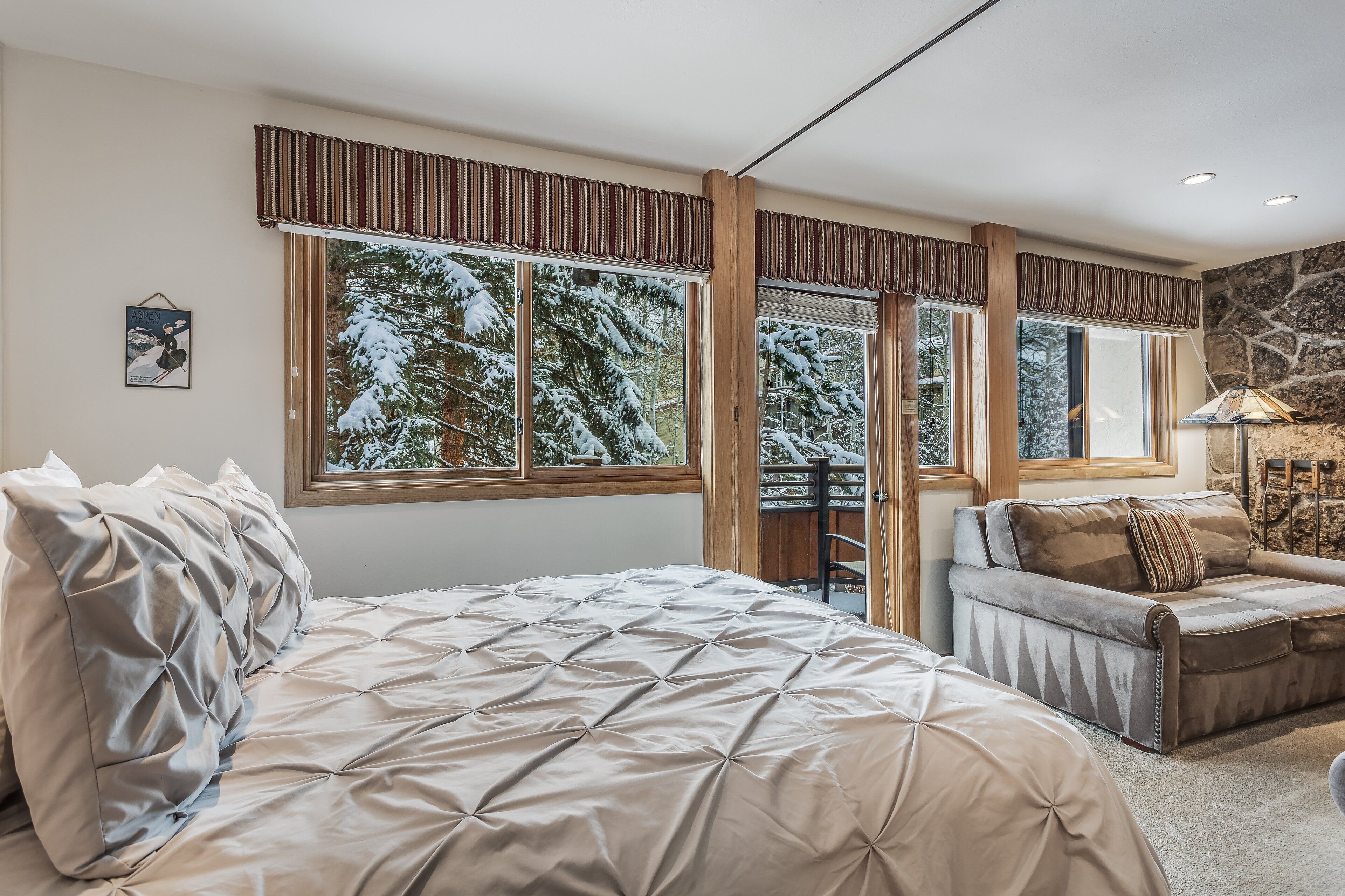 1 bedroom, desk, iron/ironing board, travel crib