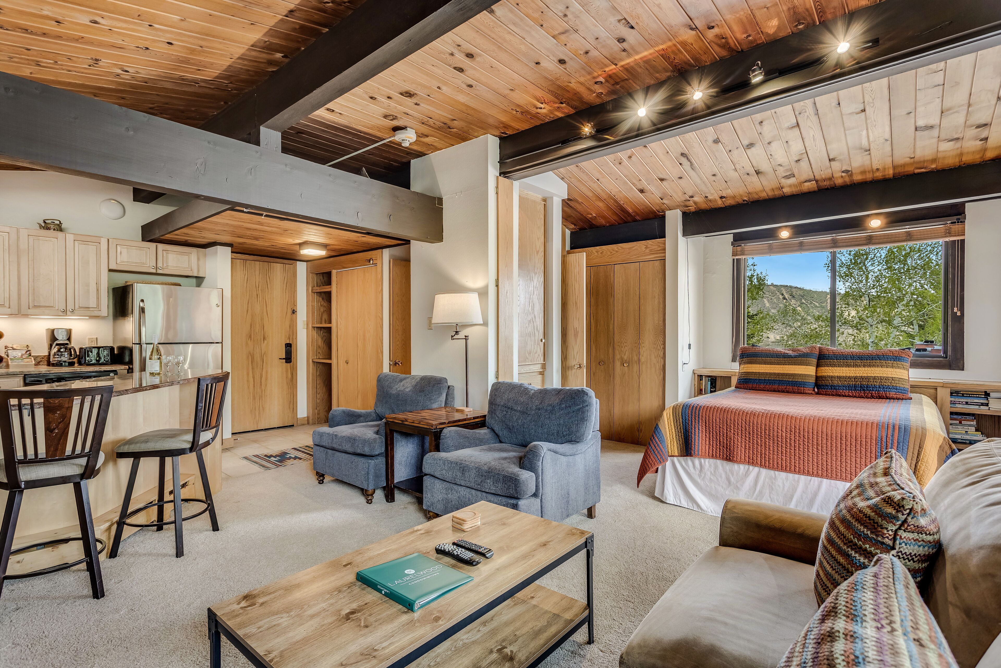 1 bedroom, desk, iron/ironing board, travel cot