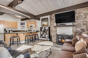 Smart TV, fireplace, DVD player