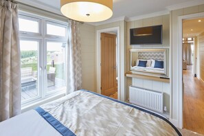 Room - Salt & Seaweed (Saltburn-by-the-Sea)