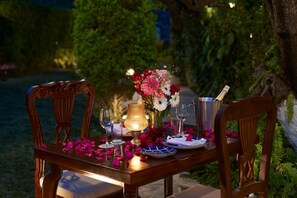 Couples’ dining - Tree of Life Vanvilas Riveredge (Ramnagar)