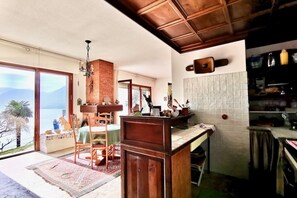 Dining - CASA MARGHERITA by Design Studio (Dervio)