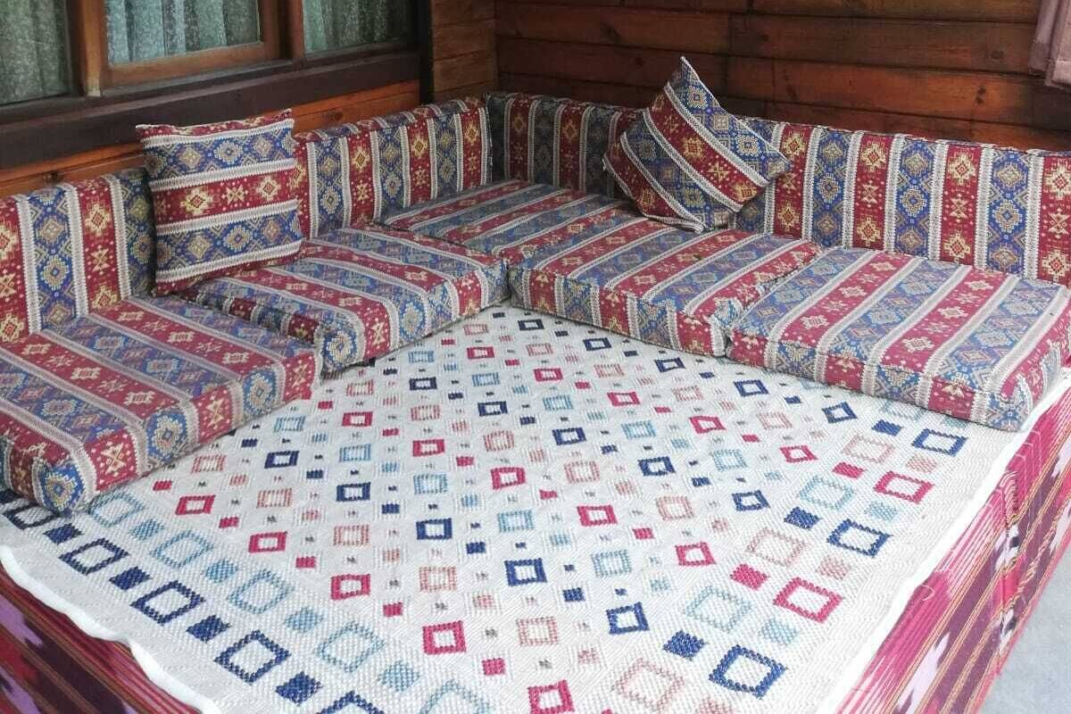 Villa, Gemischter Schlafsaal, Blick auf den Innenhof, Erdgeschoss | Wohnbereich | LCD-Fernseher