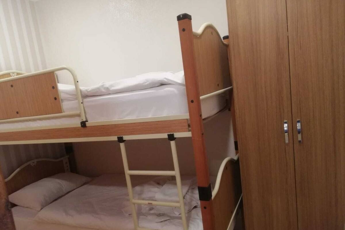 Villa, 1 Schlafzimmer, barrierefrei, Gartenblick | 1 Schlafzimmer, schallisolierte Zimmer, Bügeleisen/Bügelbrett