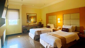 Quarto duplo luxo | Escrivaninha, Wi-Fi de cortesia, roupa de cama