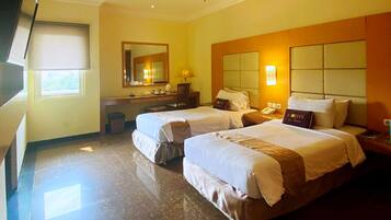 Desk, free WiFi, bed sheets