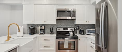 Fridge, microwave, oven, stovetop