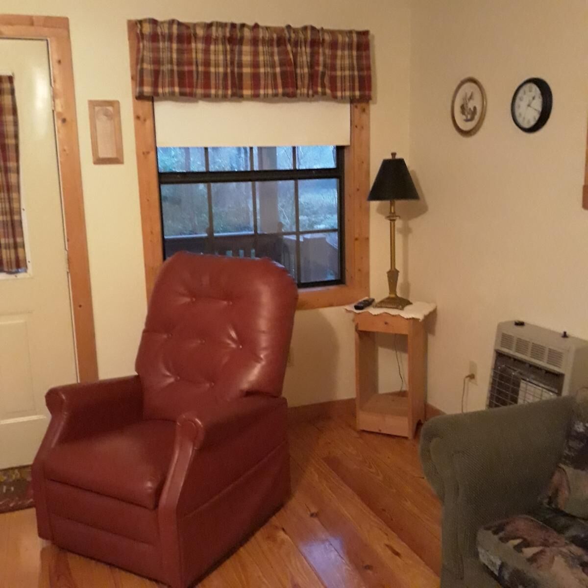  cabin # 3 Single cabin 1 bedroom 1 bath efficiency  