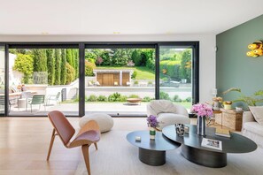 TV, stereo - La Radieuse (Saint-Didier-au-Mont-d'Or)