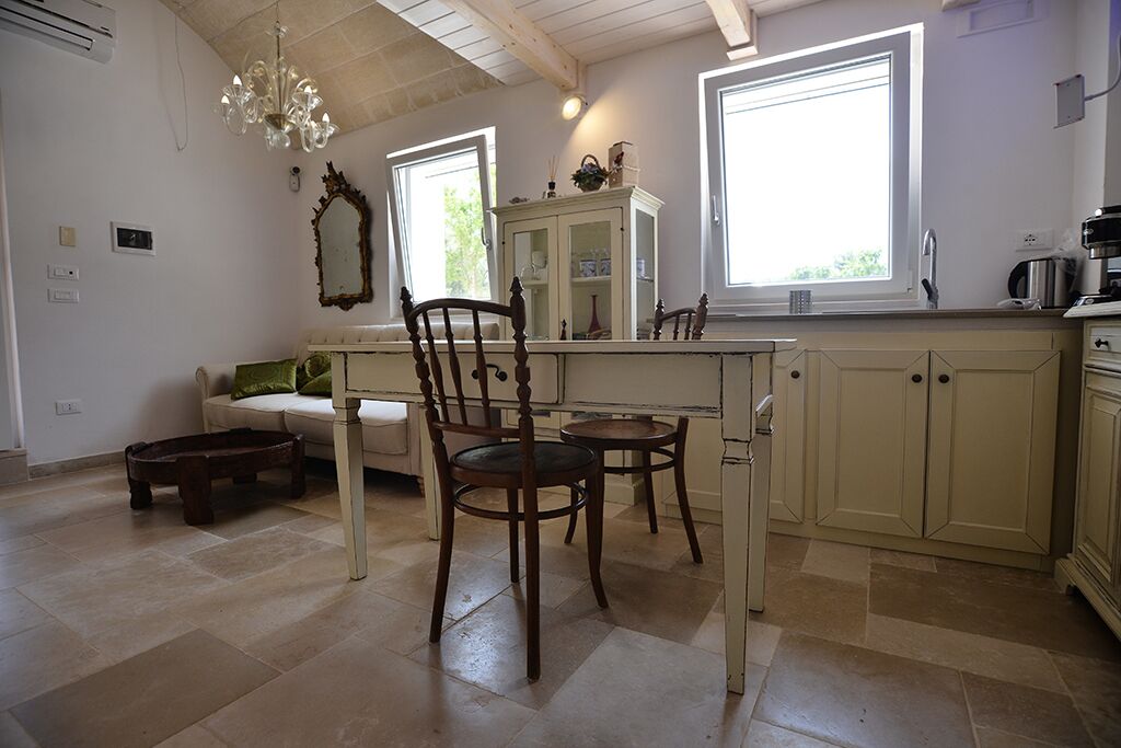 Lamia with 5 fireplaces