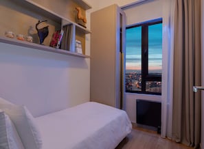 Junior Condo, 2 Bedrooms, Balcony, City View